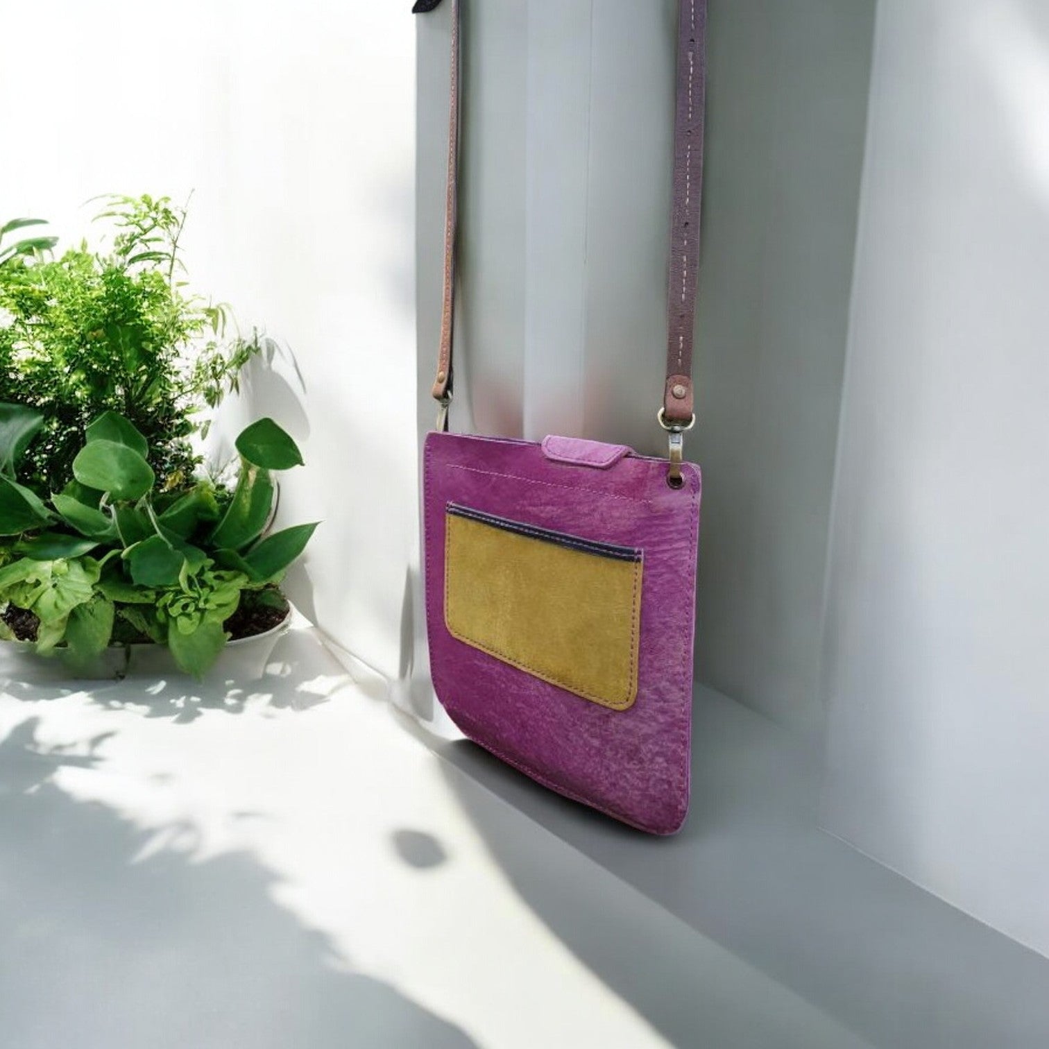 Leather Shoulder Bag | Timber | C2