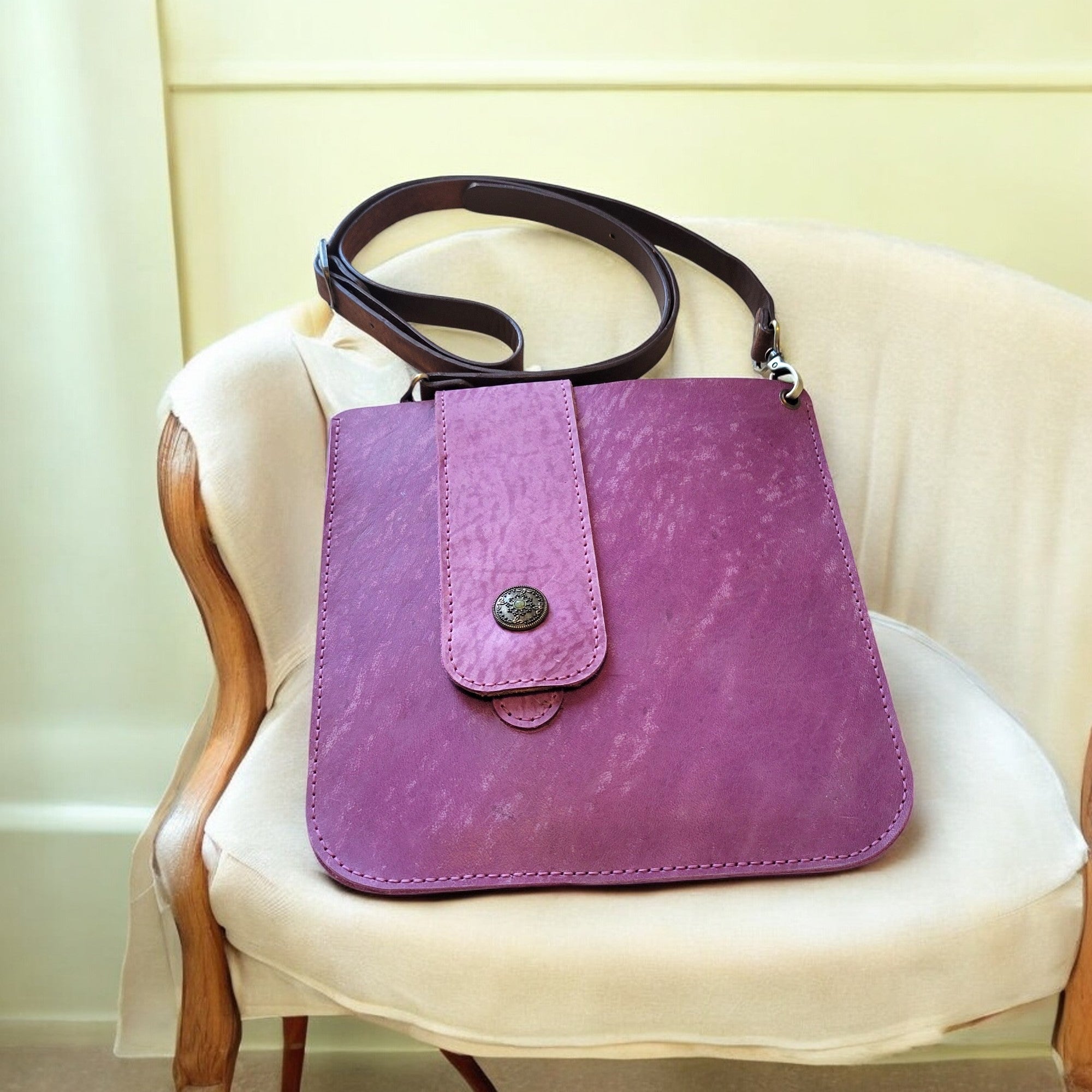 Leather Shoulder Bag | Timber | C2