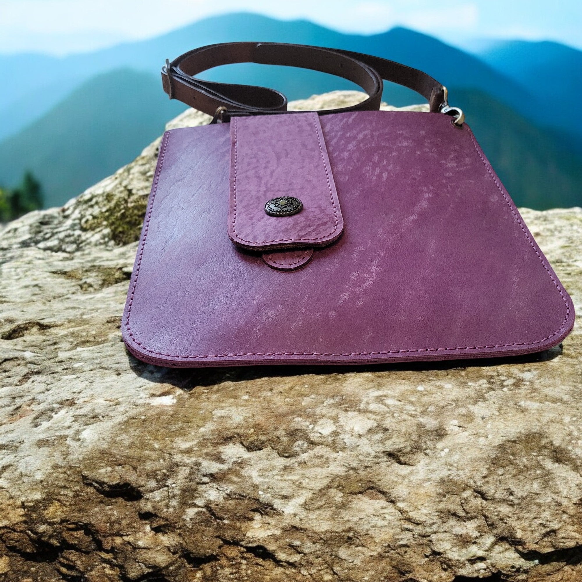 Leather Shoulder Bag | Timber | C2