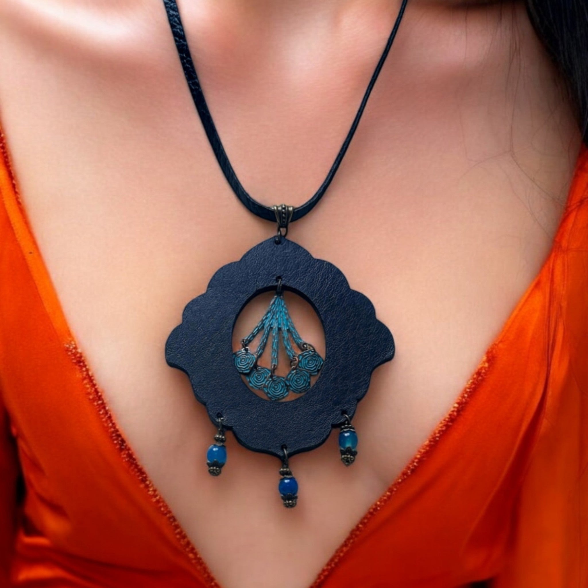 Necklace | Charnova | V1