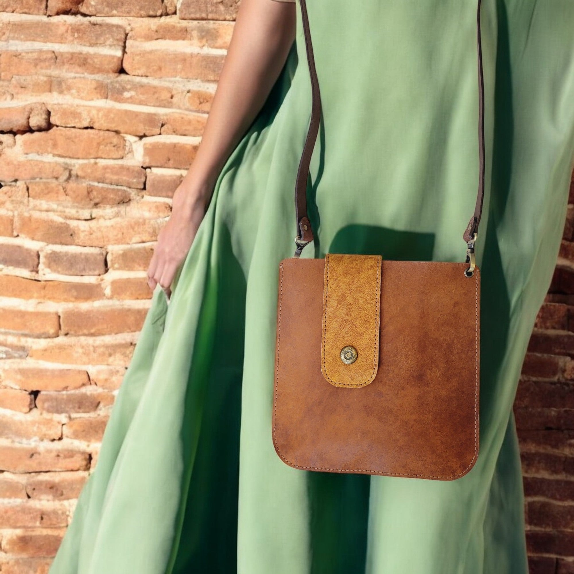 Leather Shoulder Bags | Timber | C1