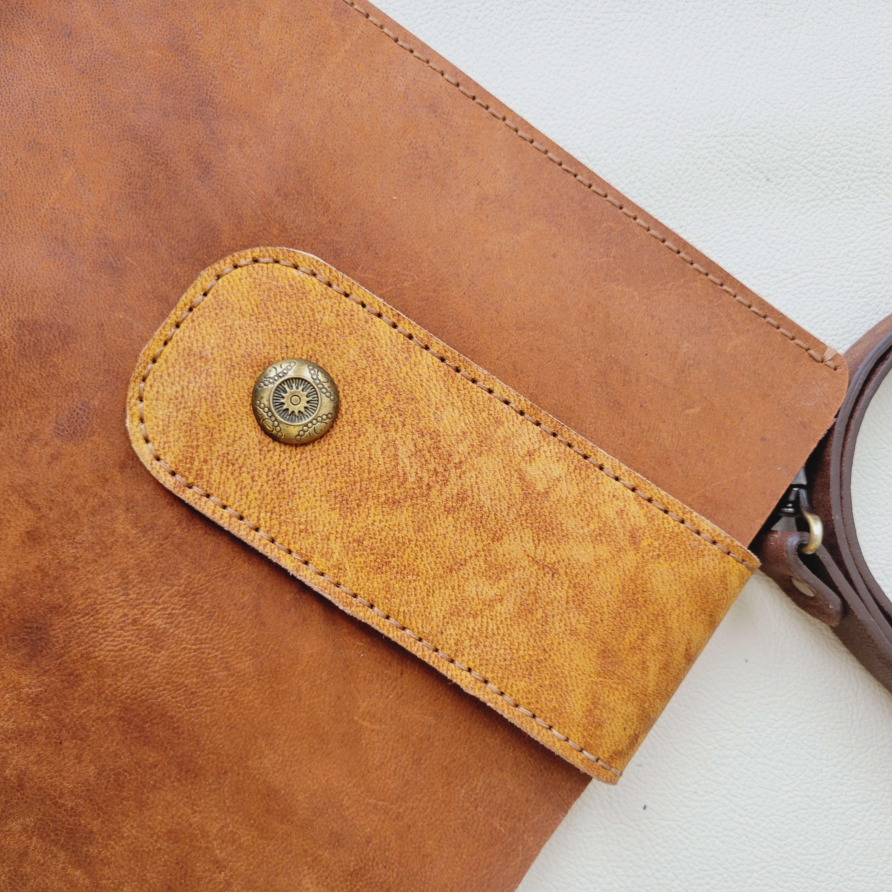 Leather Shoulder Bags | Timber | C1